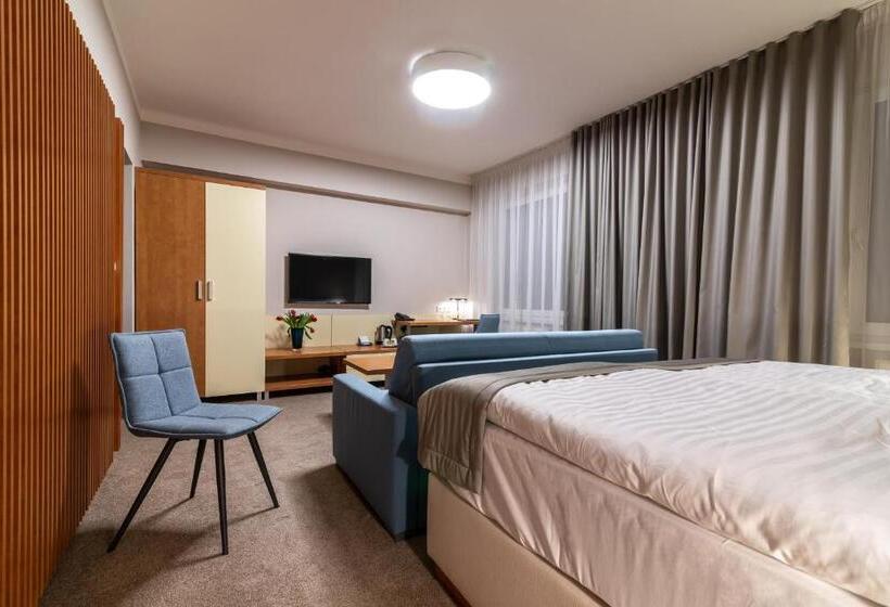 غرفة قياسية, Karpatia