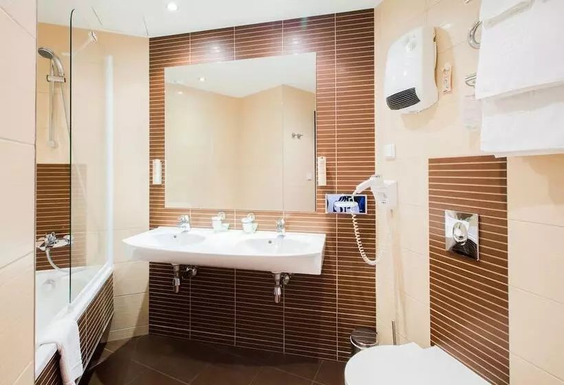 اتاق استاندارد, Qubus Hotel łódź