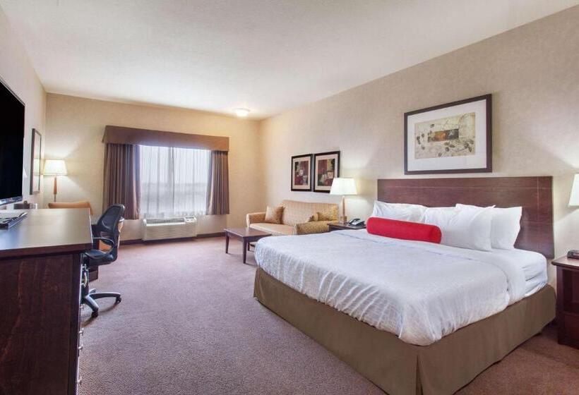 キングサイズベッドのデラックスルーム, Ramada By Wyndham Camrose
