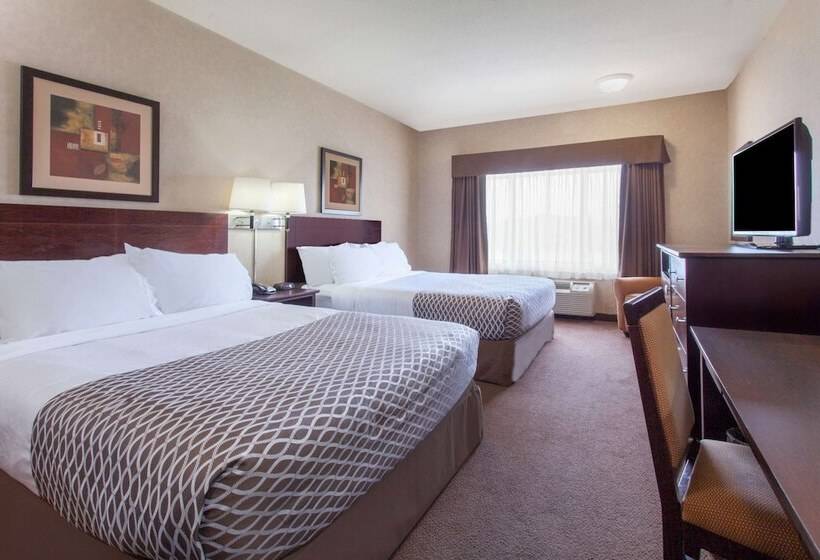 キングサイズベッドのデラックスルーム, Ramada By Wyndham Camrose