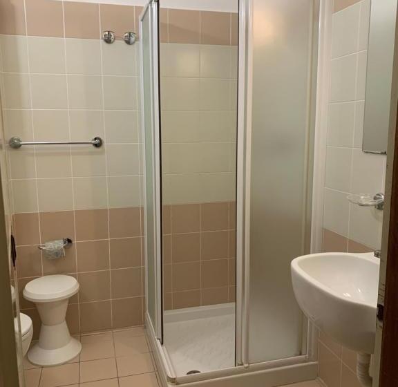 غرفة قياسية رباعية, Telstar