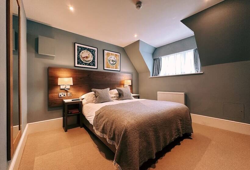 Номер Стандарт, The Georgian, Haslemere, Surrey