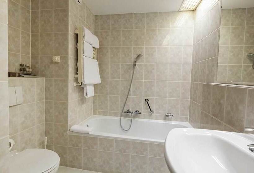 Трехместный Номер Комфорт, Van Der Valk Hotel Avifauna