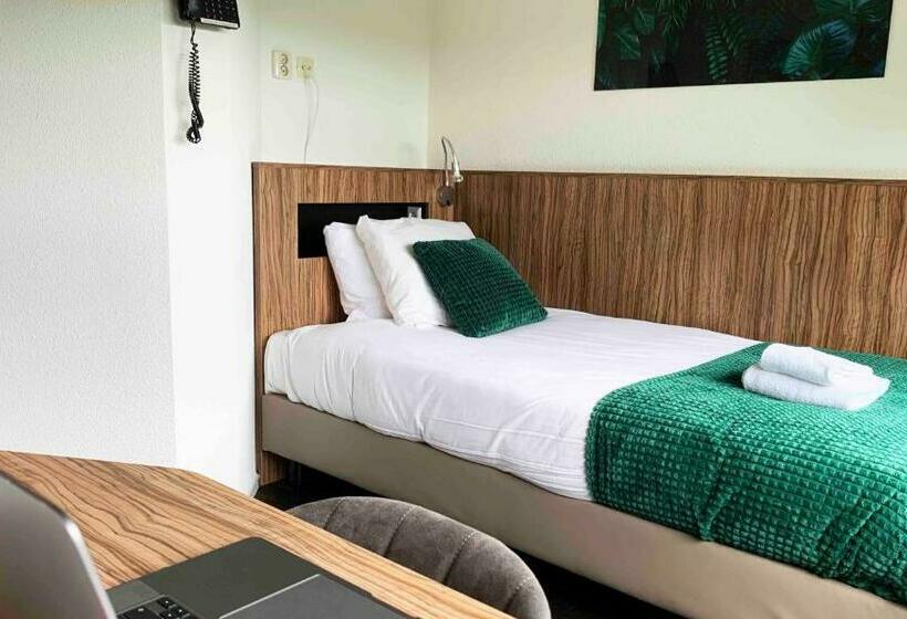 اتاق استاندارد یک نفره, Wicc