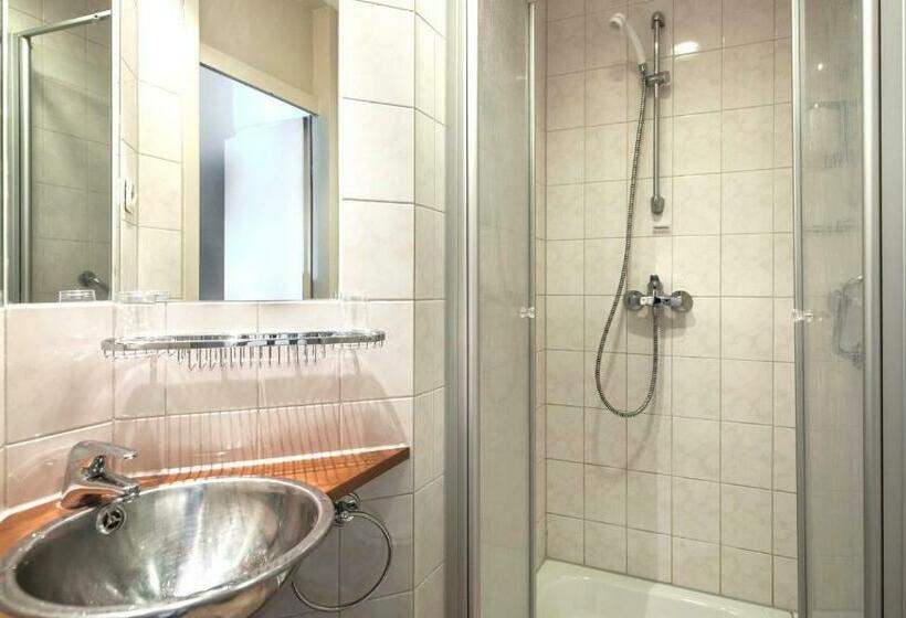 اتاق استاندارد یک نفره, Wicc