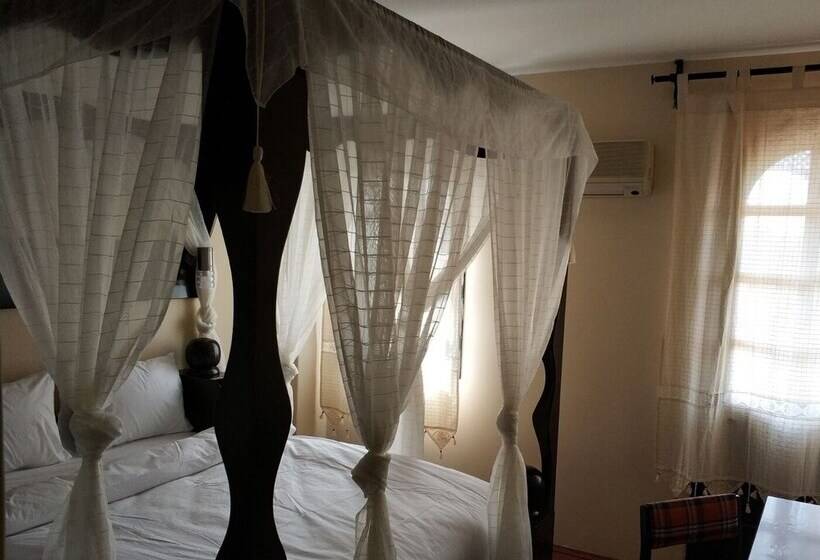 חדר אקונומי, Altinsaray