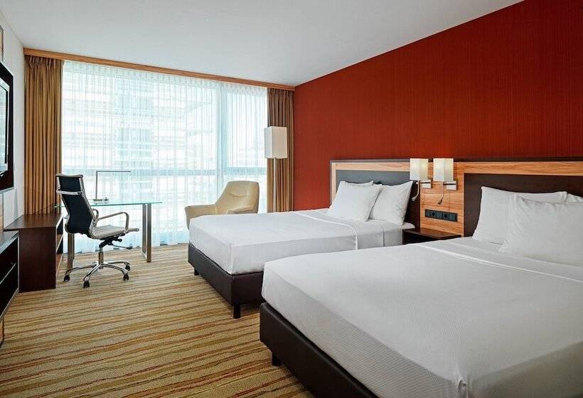 带2个双人床的标准工作室, Courtyard By Marriott Duesseldorf Hafen