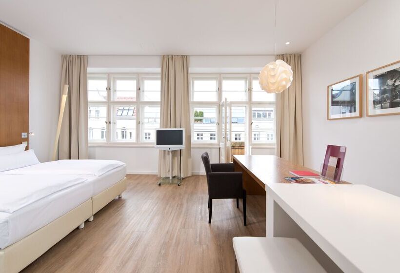 سوییت, Ellington  Berlin