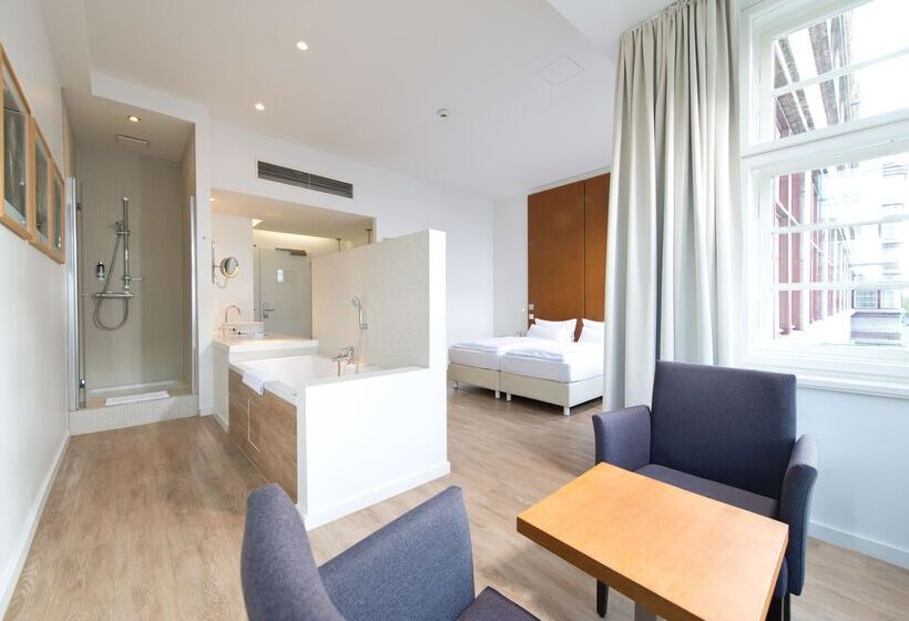 سوییت, Ellington Berlin