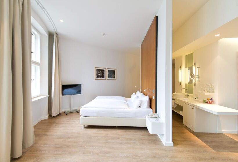 سوییت, Ellington Berlin