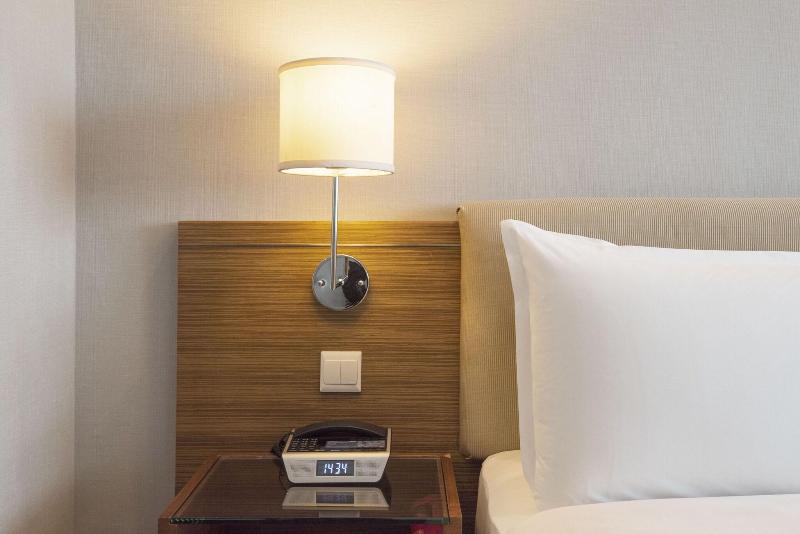 스탠다드 룸 킹사이즈 침대, Four Points By Sheraton Shanghai, Pudong