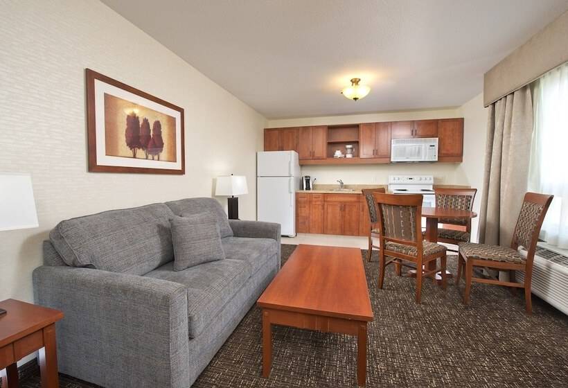 סוויטה, Gold Eagle Lodge