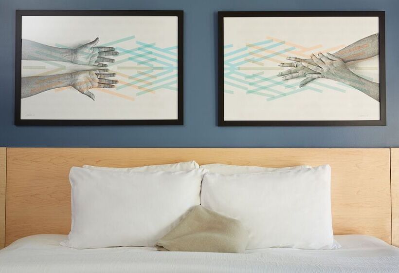 חדר סטנדרט, Le Dauphin Montreal Centreville