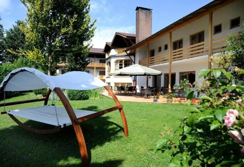 Quarto Individual Clássico, Lindenhof