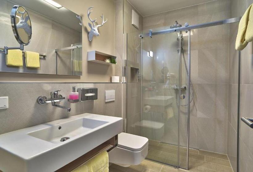 패밀리 룸, Lindenhof