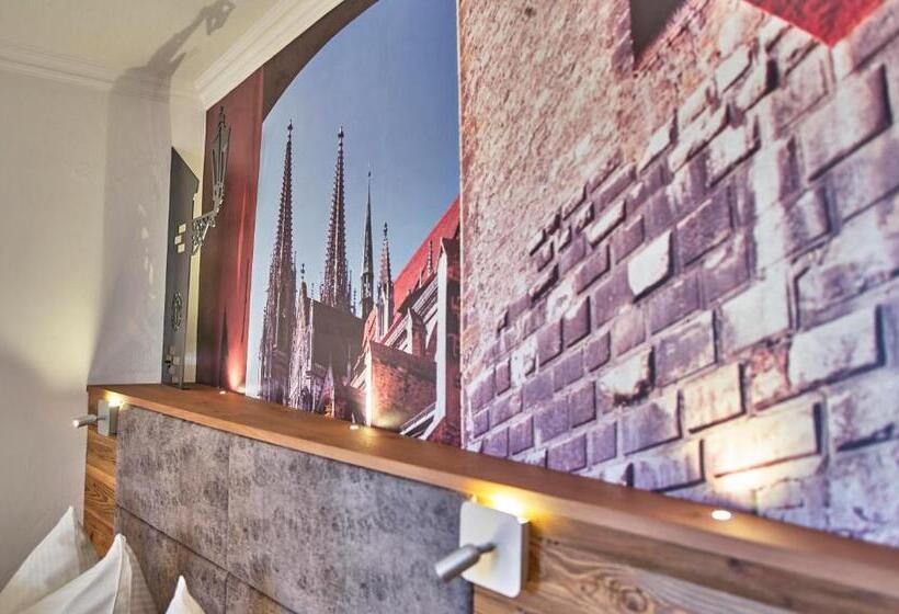 주니어 스위트, Lindenhof