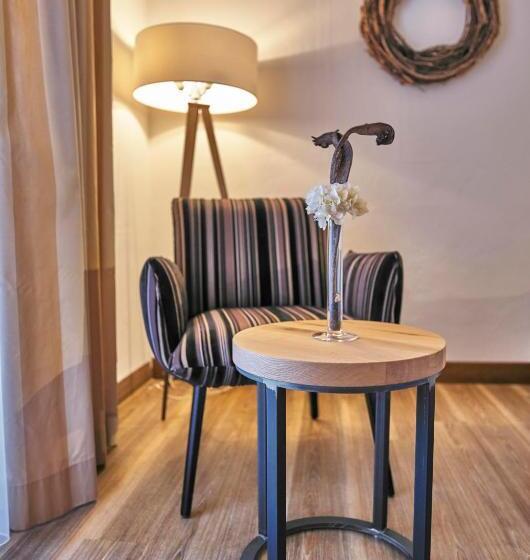 주니어 스위트, Lindenhof