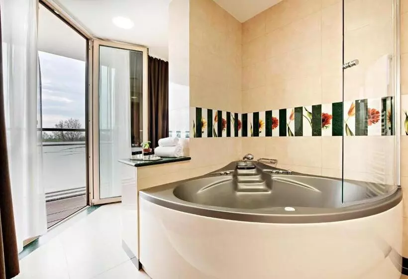 سوئیت با بالکن, Livada Prestige   Terme 3000   Sava Hotels & Resorts
