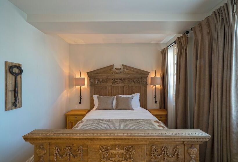 اتاق پنت هاوس, Portroyal