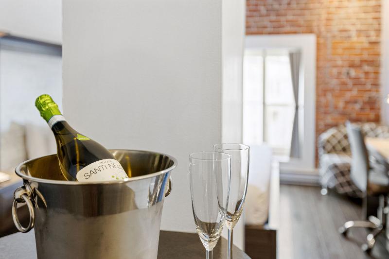 سوییت لوکس, Portroyal