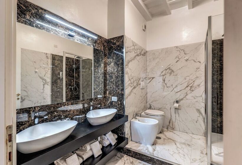 اتاق استاندارد سه نفره, Relais Fontana Di Trevi