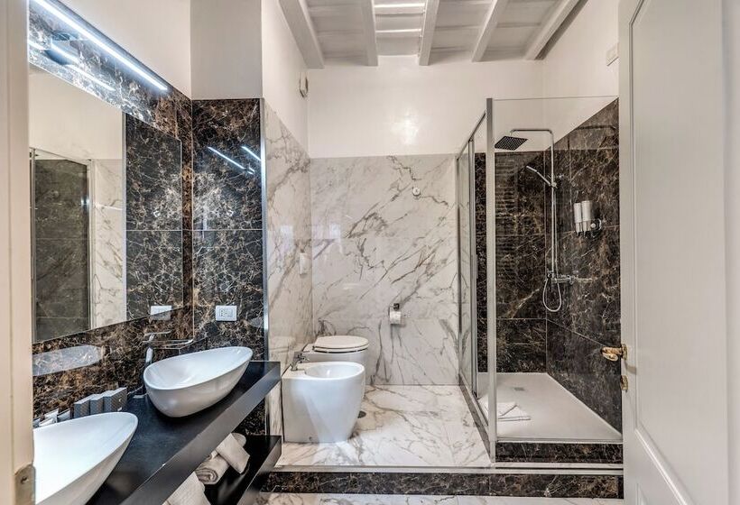 اتاق استاندارد سه نفره, Relais Fontana Di Trevi