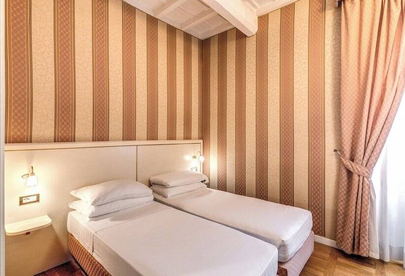 اتاق خانوادگی, Relais Fontana Di Trevi