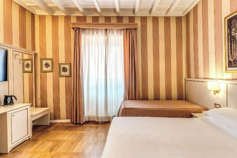 اتاق سوپریور, Relais Fontana Di Trevi
