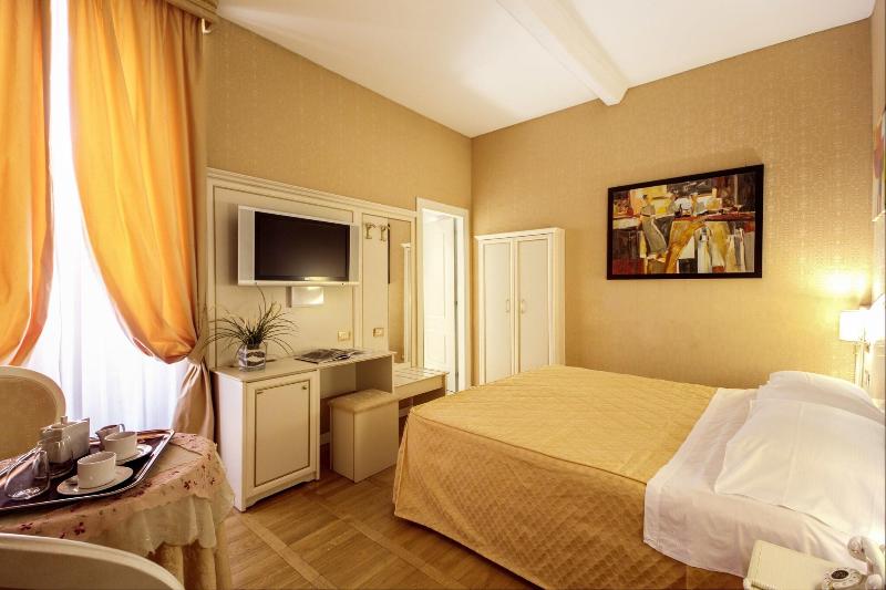 اتاق استاندارد سه نفره, Relais Fontana Di Trevi
