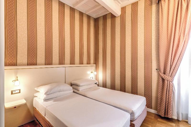 اتاق خانوادگی, Relais Fontana Di Trevi