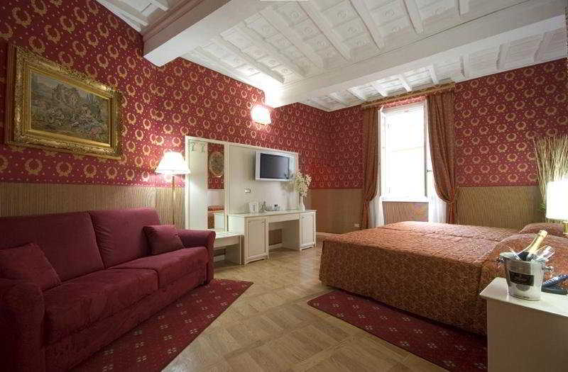 اتاق استاندارد سه نفره, Relais Fontana Di Trevi