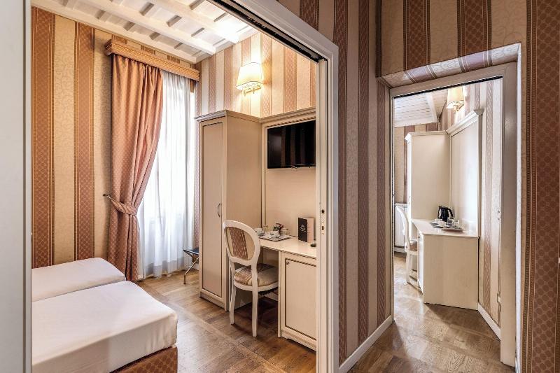 اتاق خانوادگی, Relais Fontana Di Trevi