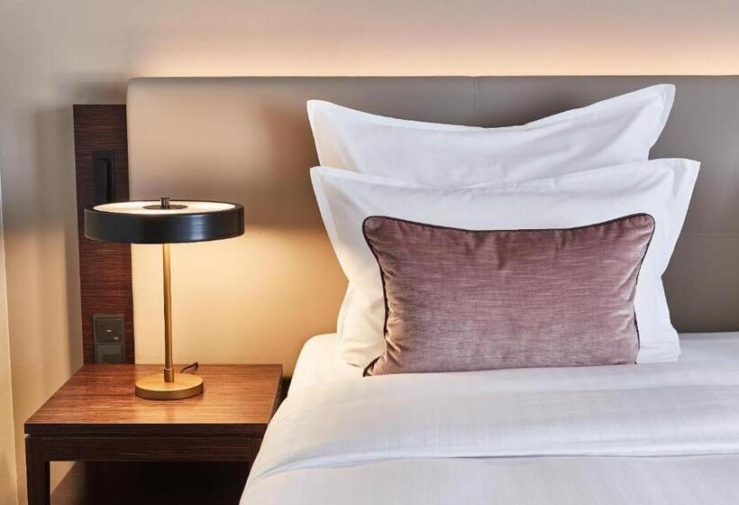 Номер Superior, Steigenberger Hotel De Saxe