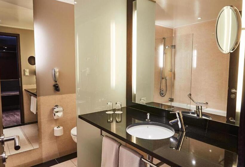 Номер Superior, Steigenberger Hotel De Saxe