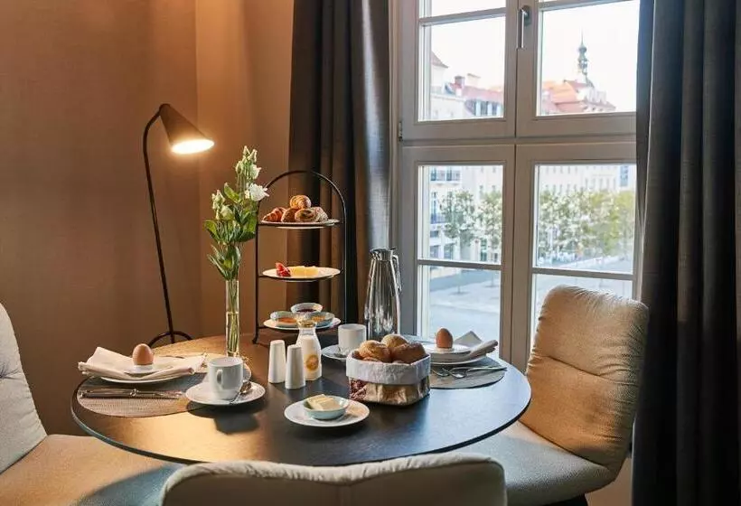 スイート, Steigenberger Hotel De Saxe
