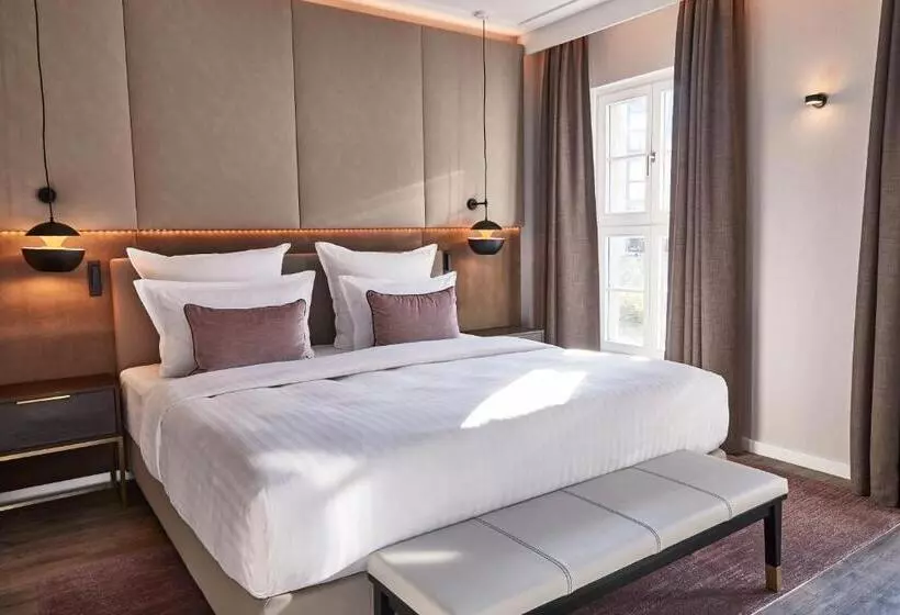 スイート, Steigenberger Hotel De Saxe