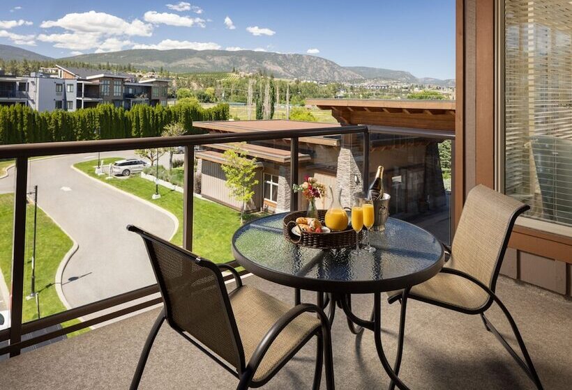 マウンテンビュースイート, The Cove Lakeside Resort