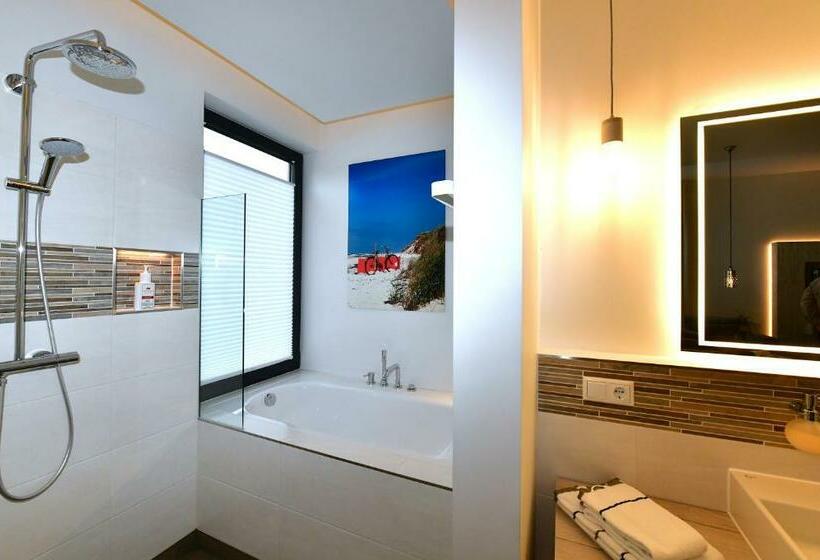 Полулюкс с Балконом, Landhotel Rittmeister & Kräuter Spa Adults Only