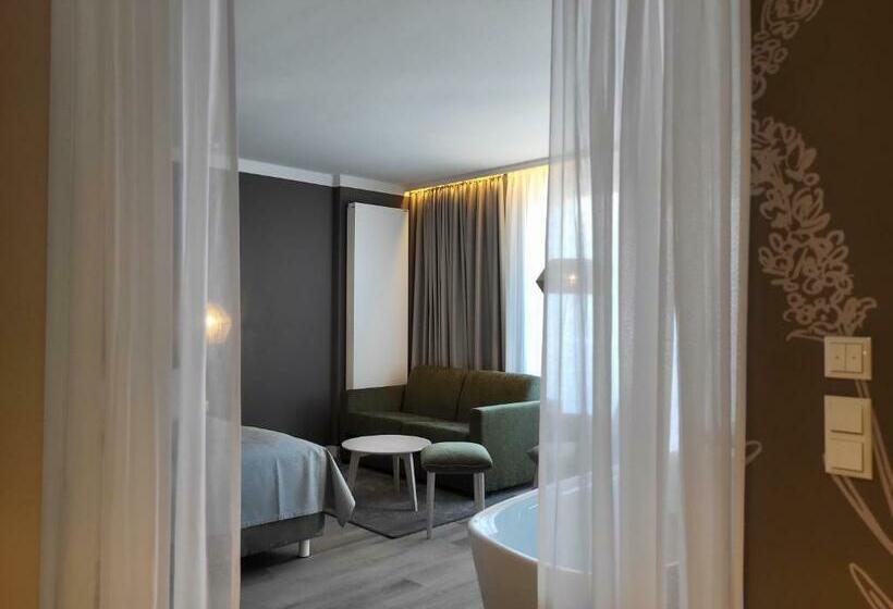 סוויטת ג'וניור עם מרפסת, Landhotel Rittmeister & Kräuter Spa Adults Only