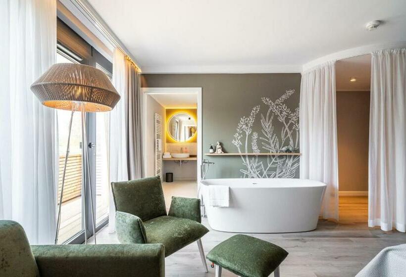 סוויטת ג'וניור עם מרפסת, Landhotel Rittmeister & Kräuter Spa Adults Only