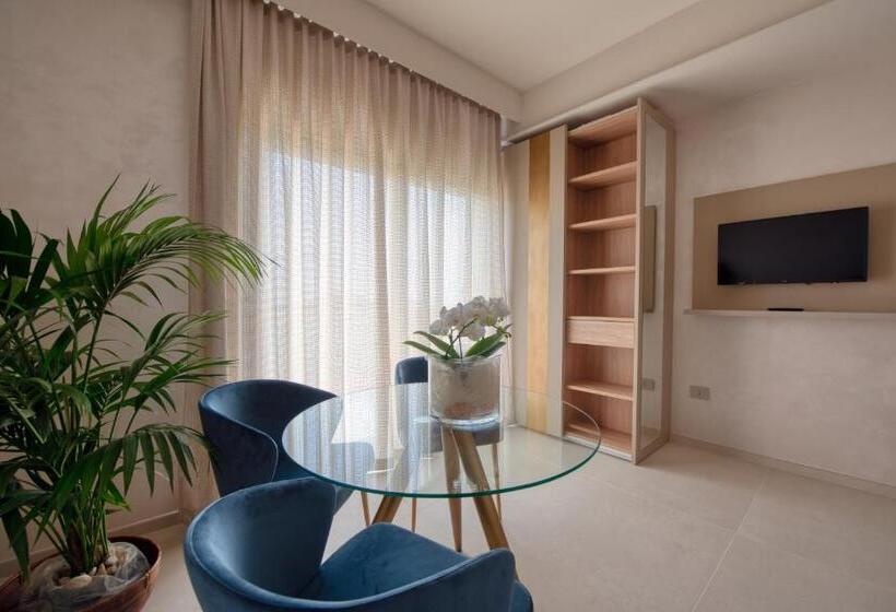 Люкс Кровать Квин, Globus, Sure Hotel Collection By Best Western