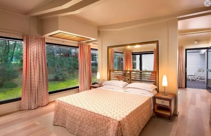 اتاق کلاسیک چهارنفره, Ethra Reserve Alborèa