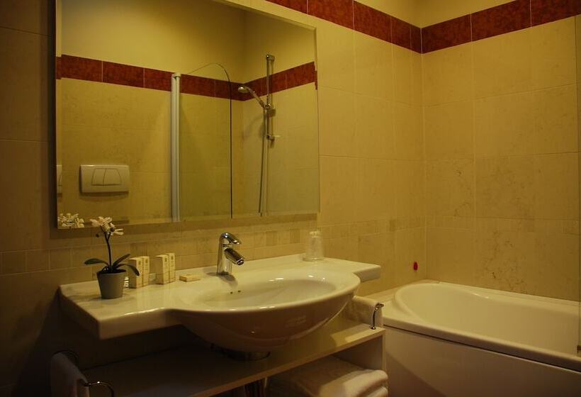 Полулюкс, Alla Torre