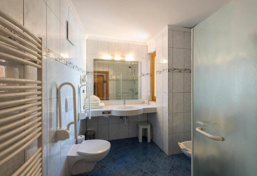 Pokój Standard, Moar S