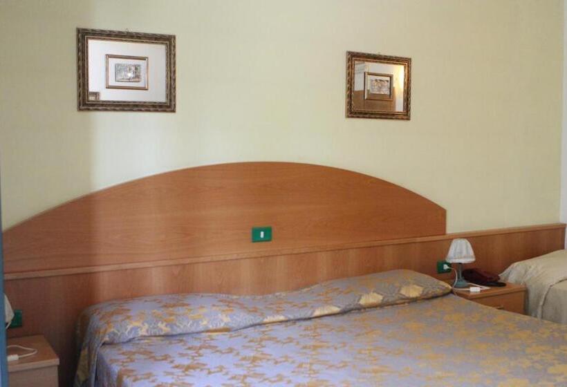 스탠다드 트리플 룸, Ascot Lodging