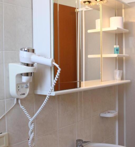 4인용 스탠다드 룸, Ascot Lodging