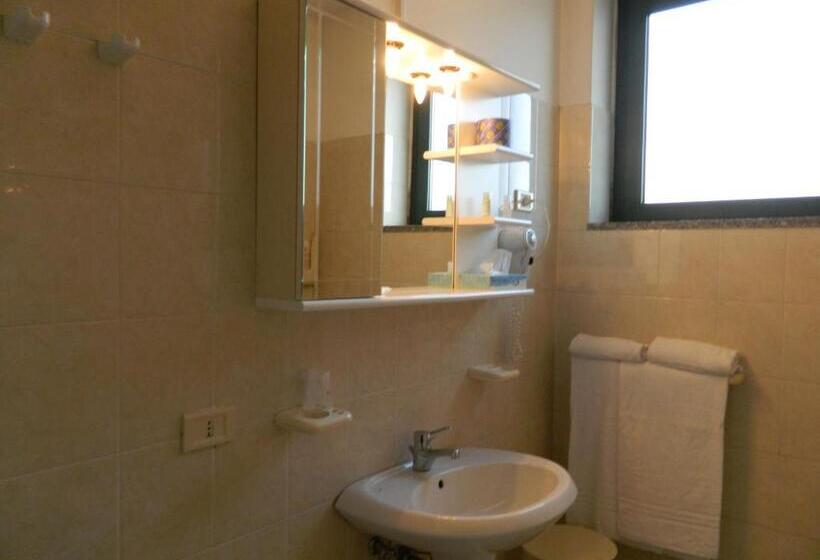 이코노미 룸, Ascot Lodging