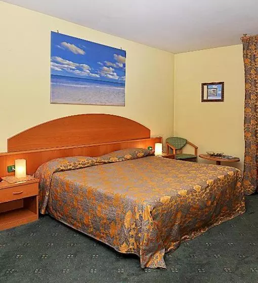 اتاق اکونومی, Ascot Lodging