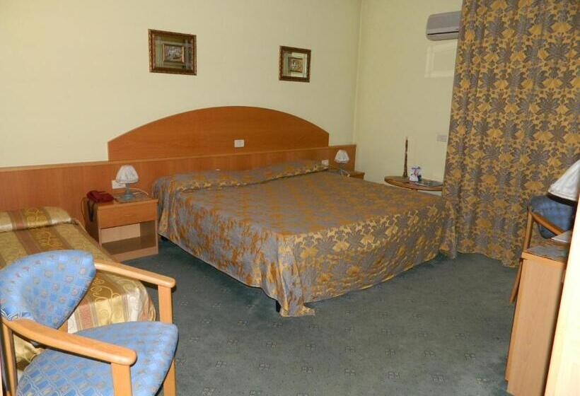 Номер Стандарт Трехместный, Ascot Lodging