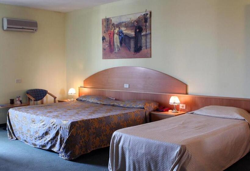 스탠다드 트리플 룸, Ascot Lodging